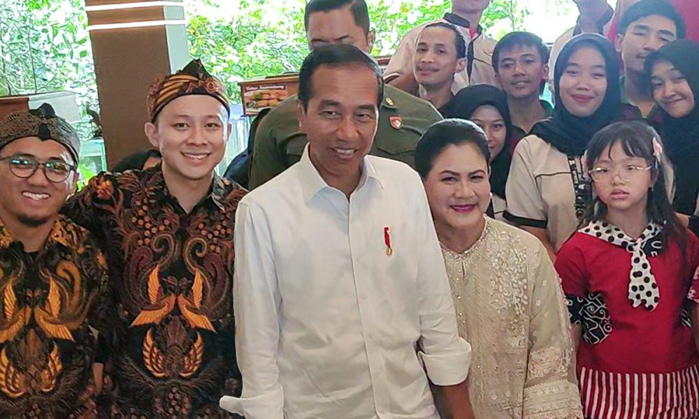 orderfaz-welcomes-president-jokowi-during-work-visit-to-bandung