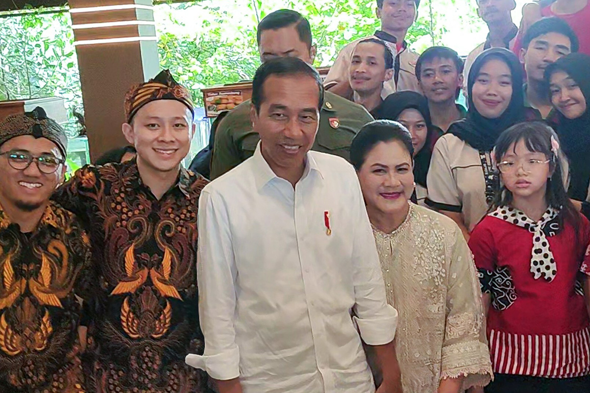 orderfaz-welcomes-president-jokowi-during-work-visit-to-bandung